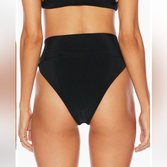 New Beach Riot Bikini Set - Picture 4 of 5